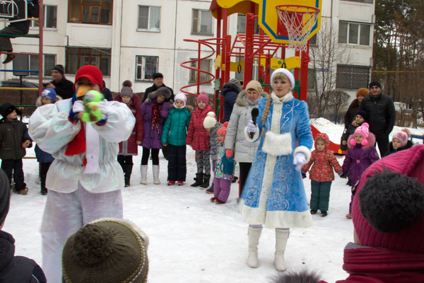 Новогодний праздник двора 2015