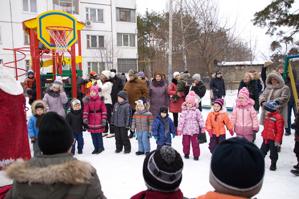 Новогодний праздник двора 2015