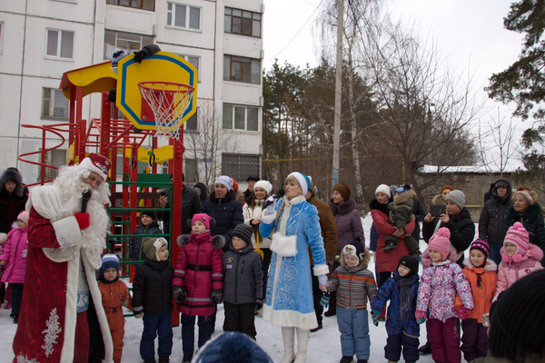 Новогодний праздник двора 2015