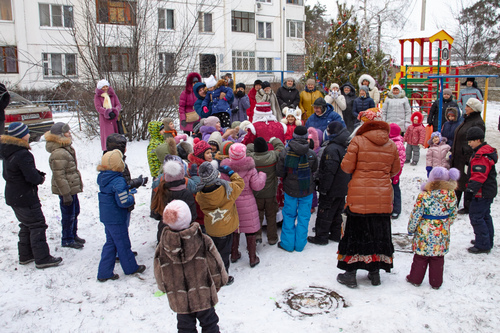 Новогодний праздник двора 2016