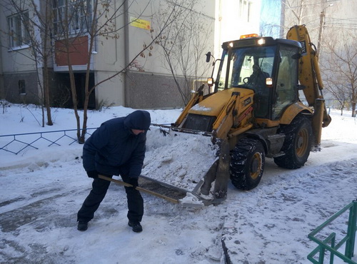 Уборка снега. Декабрь 2016.