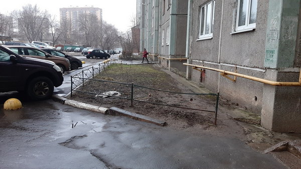 Уборка во дворе дома 300. Январь 2020.